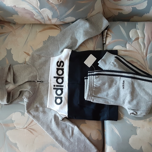 Adidas - Picture 5 of 5